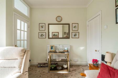 Living Room-4.jpg