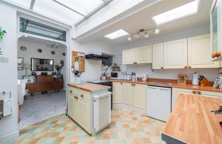 Kitchen-4.jpg