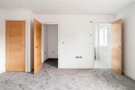 Bedroom4-3.jpg