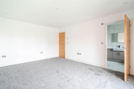Bedroom2-2.jpg