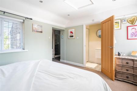 Bedroom3-3.jpg