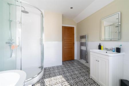 Bathroom-3.jpg
