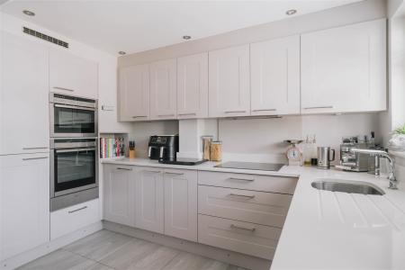 Kitchen-5.jpg