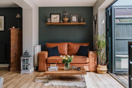 Living Room-8.jpg