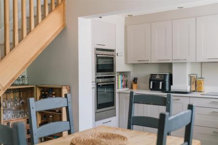 Kitchen-6.jpg