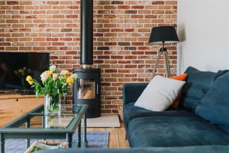 Living Room-9.jpg