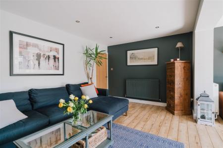 Living Room-4.jpg