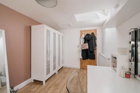 Bedroom1-3.jpg