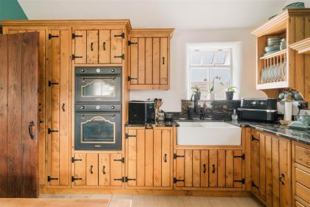 Kitchen-5.jpg