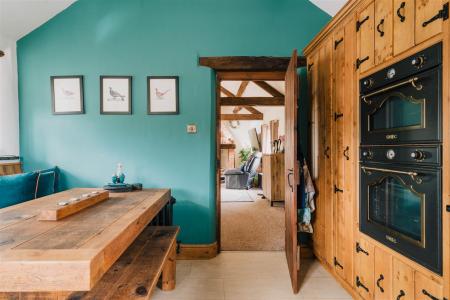 Kitchen-4.jpg