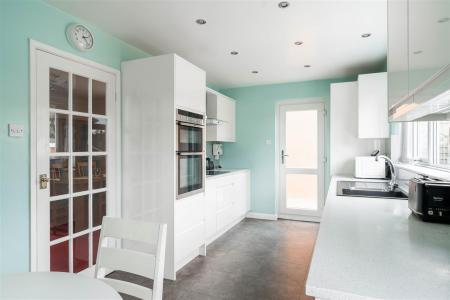 Kitchen-4.jpg