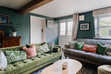Living Room-3.jpg
