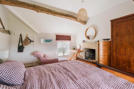 Bedroom1-4.jpg