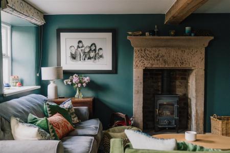 Living Room-4.jpg