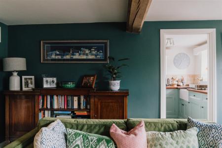 Living Room-6.jpg