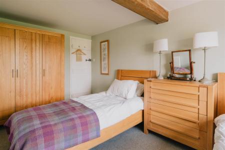 Bedroom3-2.jpg
