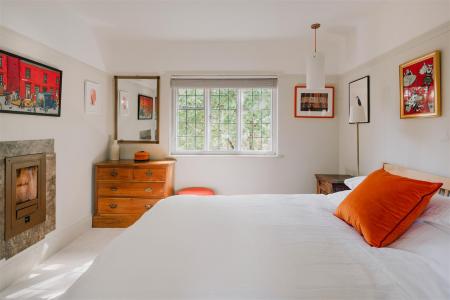 Bedroom1-2.jpg