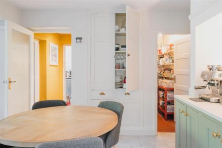 Kitchen-8.jpg
