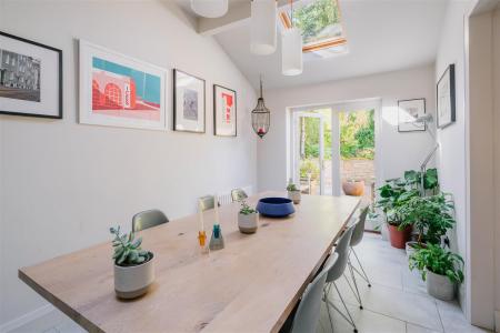 Dining Room-4.jpg