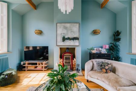 Living Room-2.jpg
