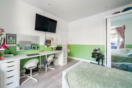 Bedroom3-2.jpg