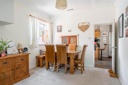 Living Room - Diner-3.jpg