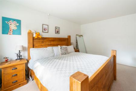 Bedroom4-3.jpg