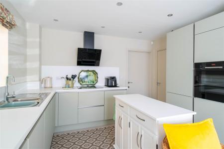 Kitchen-5.jpg