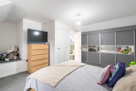 Bedroom1-2.jpg