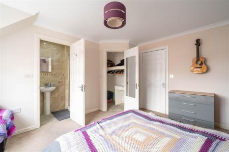 Bedroom2-3.jpg