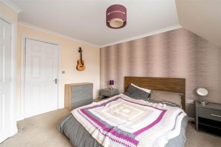 Bedroom2-2.jpg