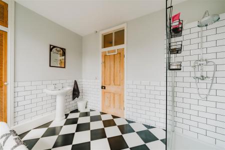 Bathroom-3.jpg