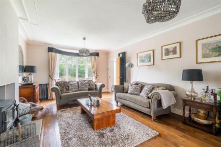 Living Room-2.jpg