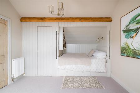 Bedroom2-2.jpg