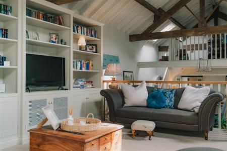 Living Room-6.jpg