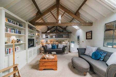Living Room-2.jpg