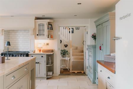 Kitchen-7.jpg