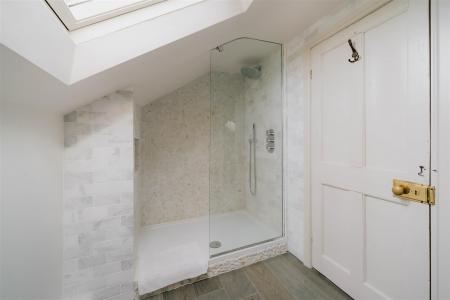 Shower Room-2.jpg