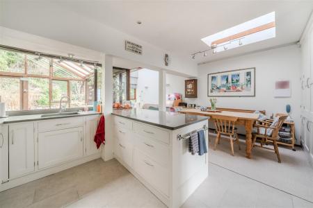 Kitchen-dining-3.jpg