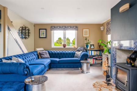 Living Room-2.jpg