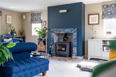 Living Room-5.jpg