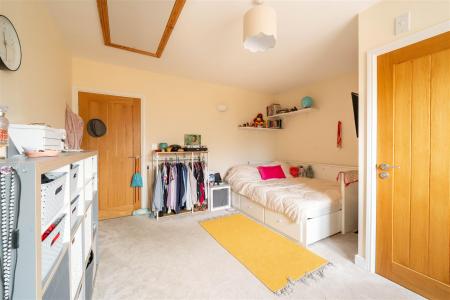 Bedroom2-2.jpg
