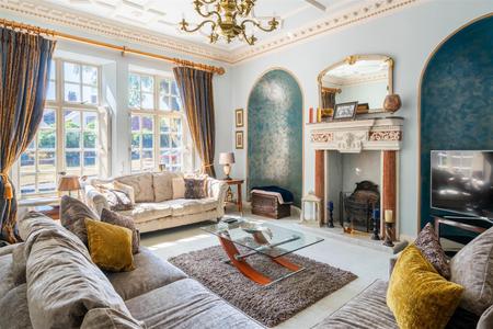 Living Room-3.jpg