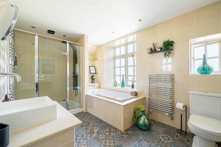 Bathroom2.jpg
