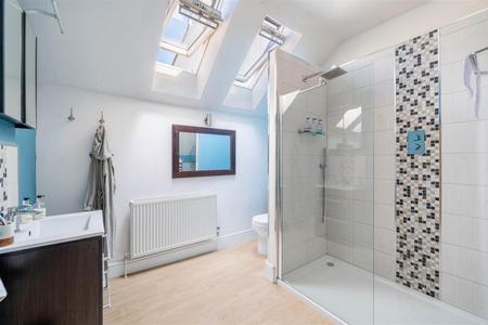 Bathroom3.jpg