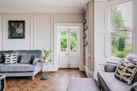 Living Room-5.jpg