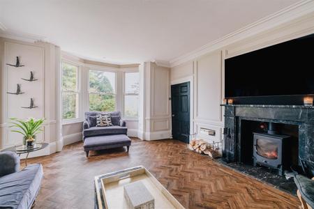 Living Room-3.jpg