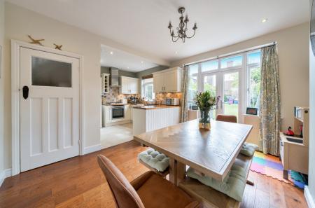 10-681b728e4d4a6-...