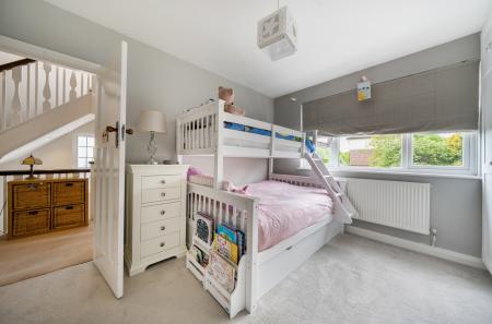 16-681b72b566bac-...