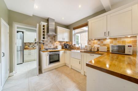 5-681b7252f342a-1...